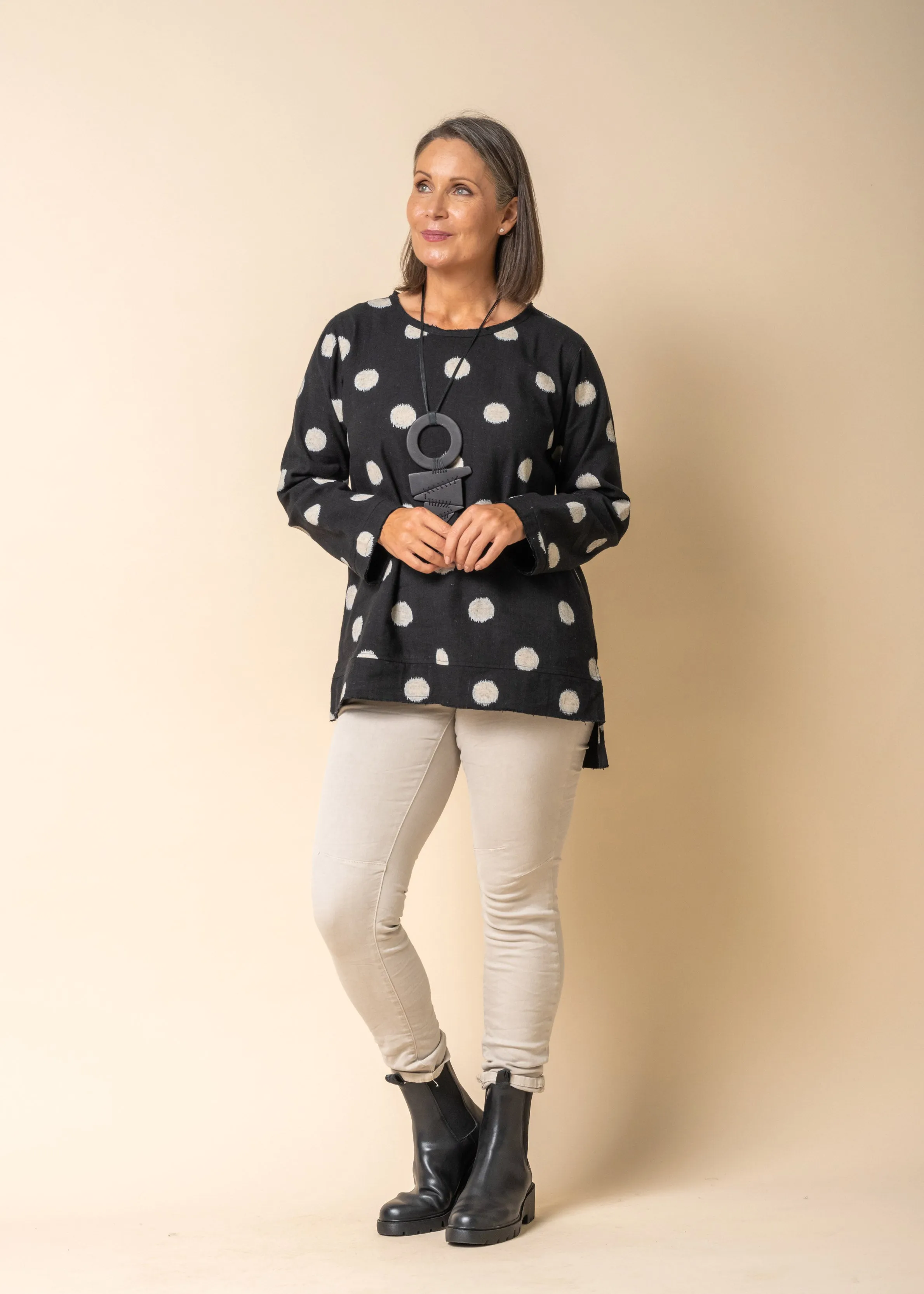 Charity Linen Blend  Top in Onyx