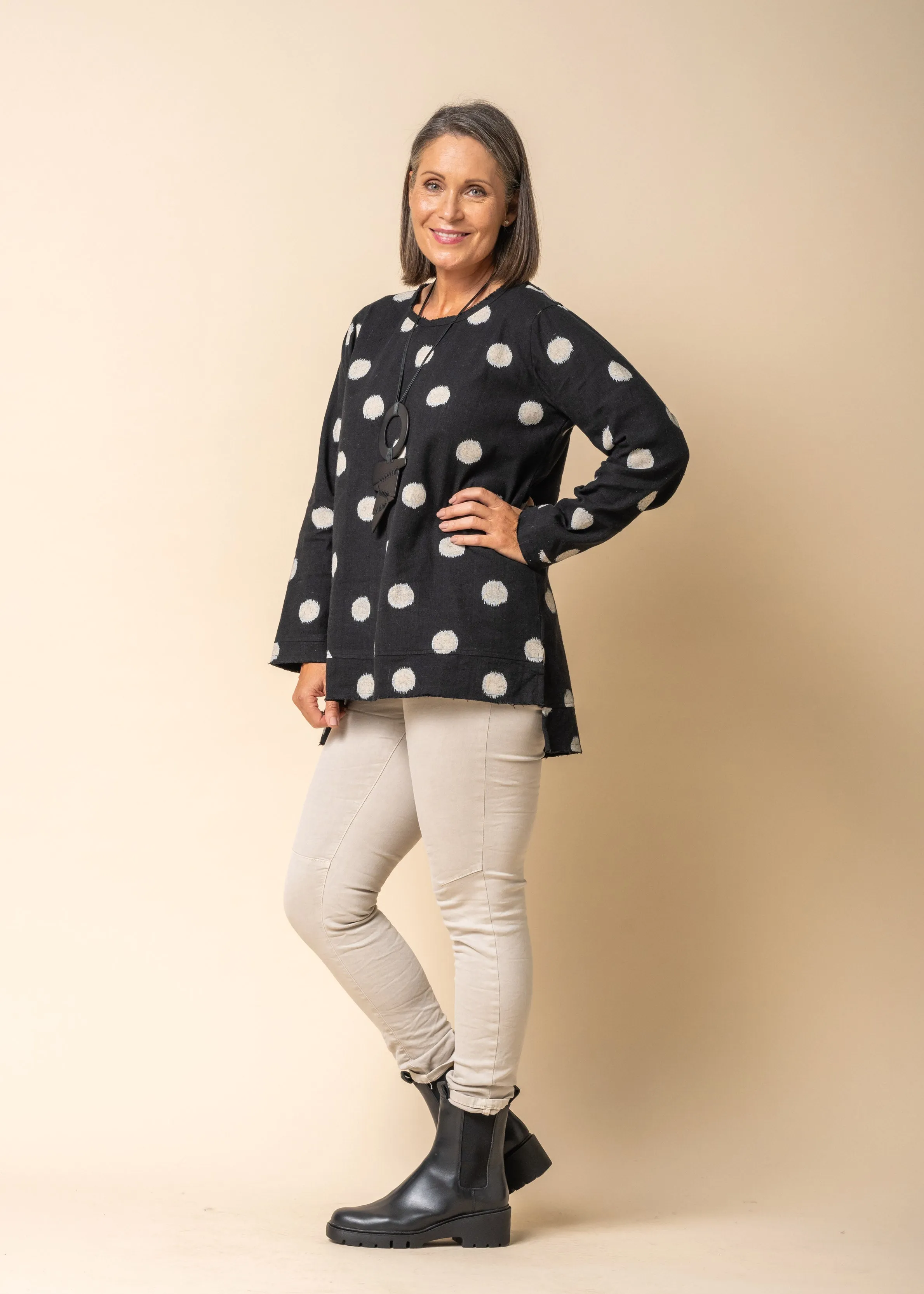Charity Linen Blend  Top in Onyx