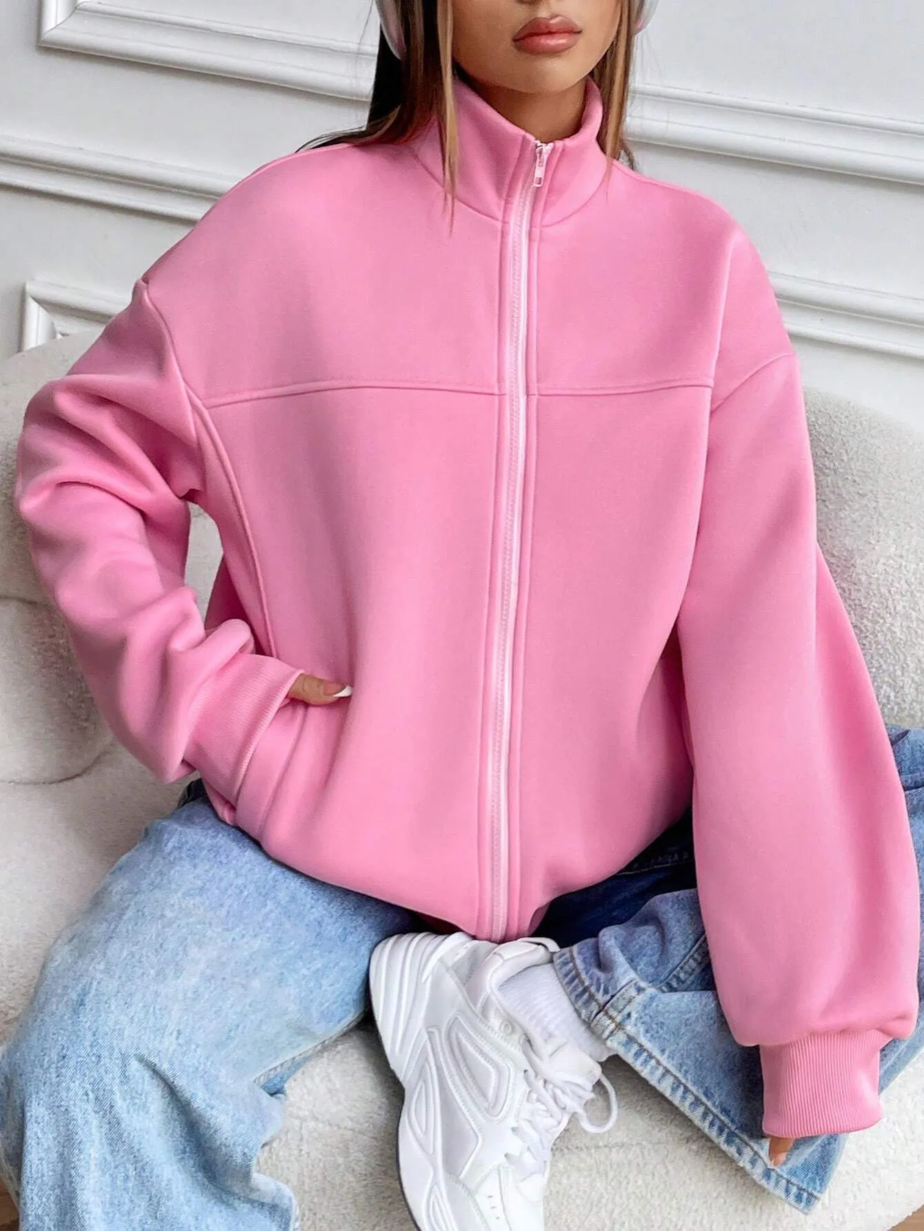 EZwear Women's Solid Color Minimalist Everyday Crew Neck Long Sleeve Sweatshirt