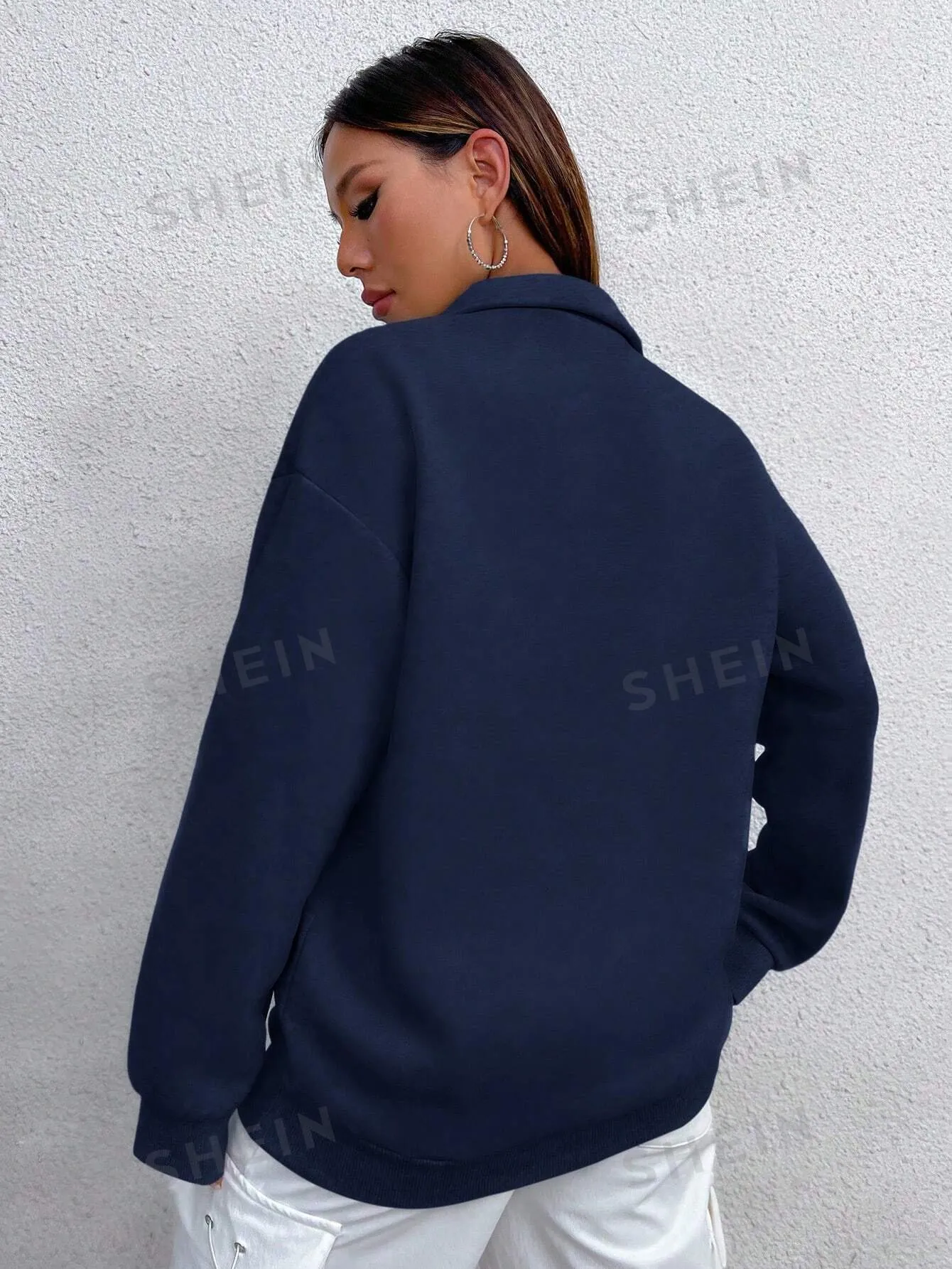 EZwear Women's Solid Color Minimalist Everyday Crew Neck Long Sleeve Sweatshirt