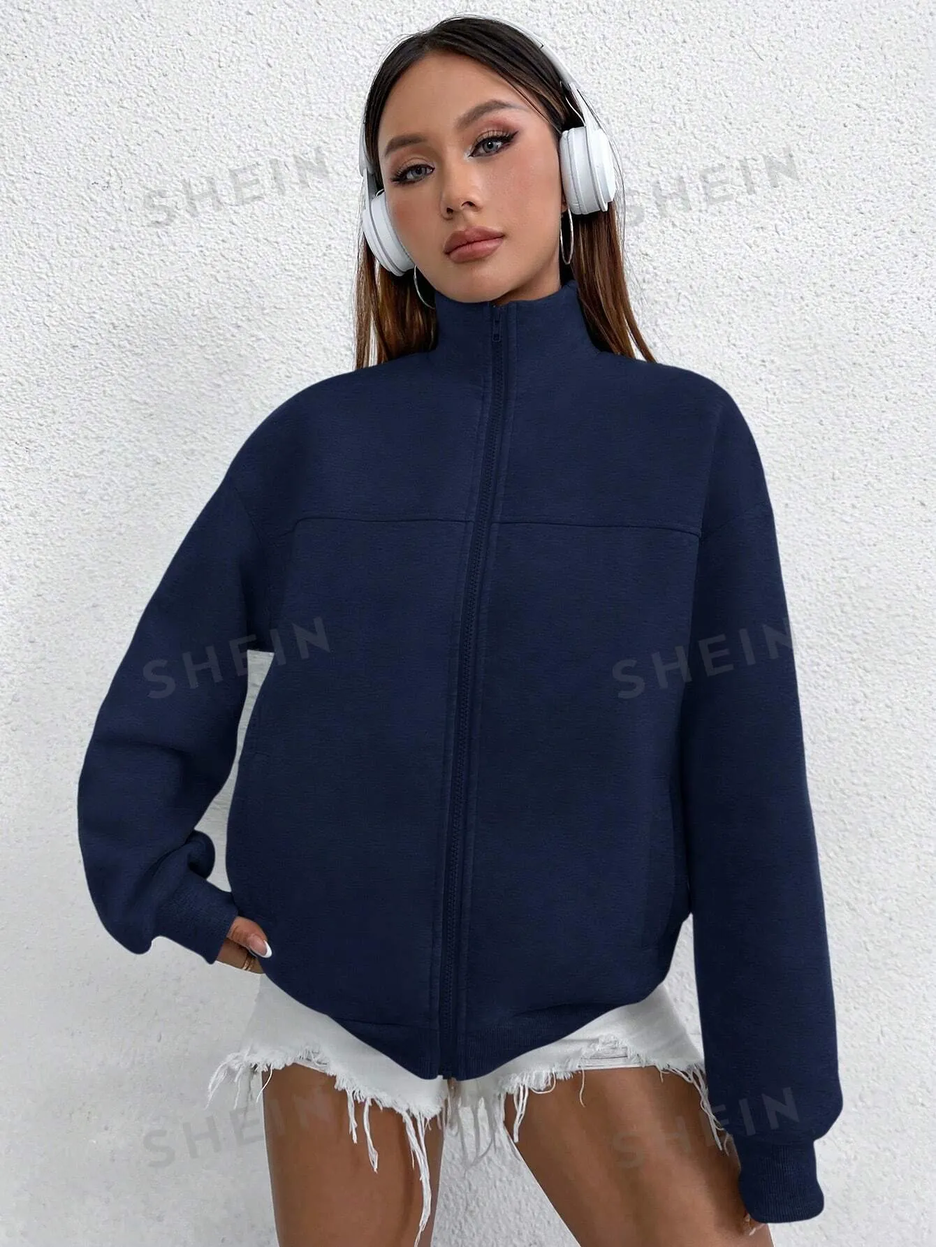 EZwear Women's Solid Color Minimalist Everyday Crew Neck Long Sleeve Sweatshirt