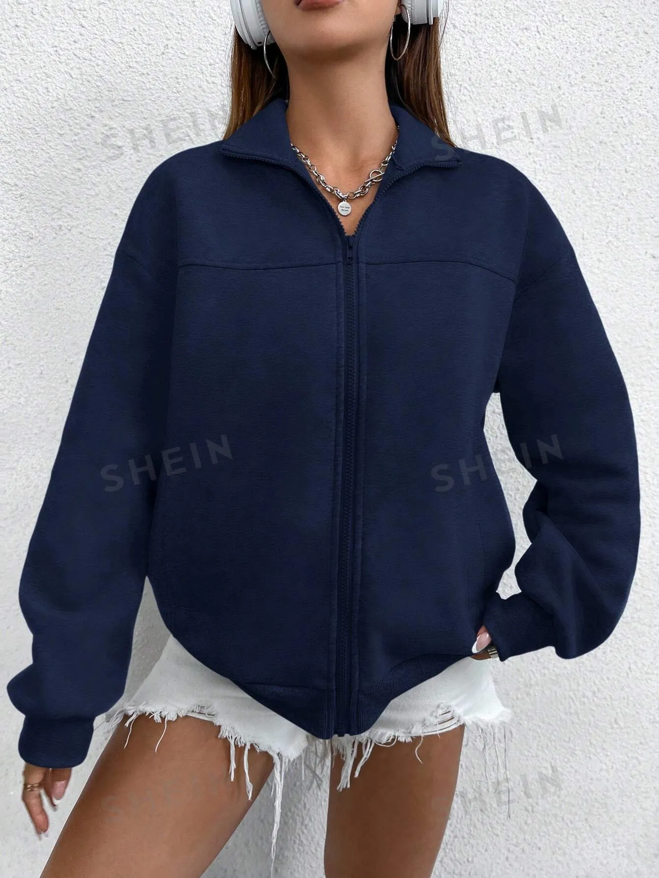 EZwear Women's Solid Color Minimalist Everyday Crew Neck Long Sleeve Sweatshirt