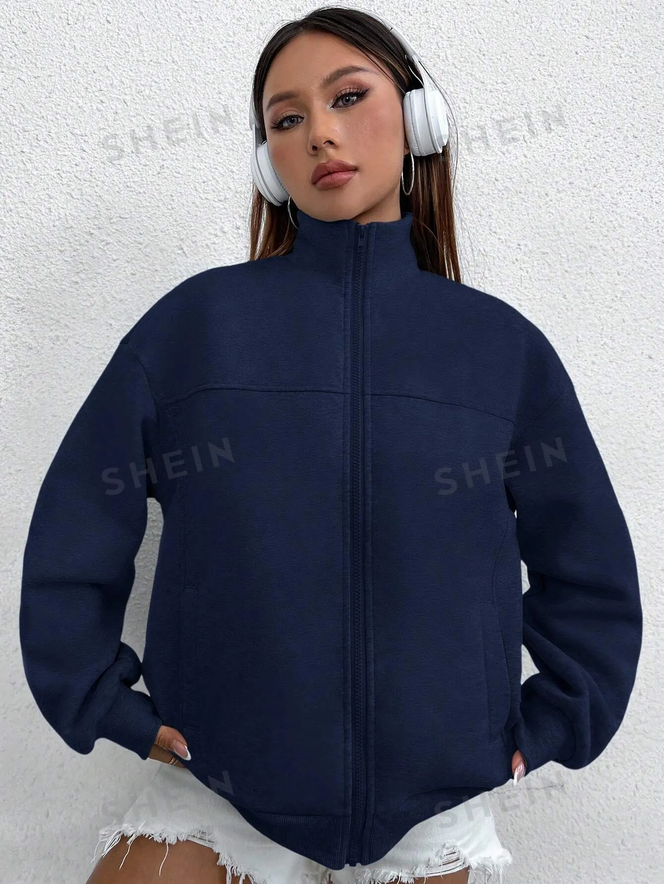 EZwear Women's Solid Color Minimalist Everyday Crew Neck Long Sleeve Sweatshirt