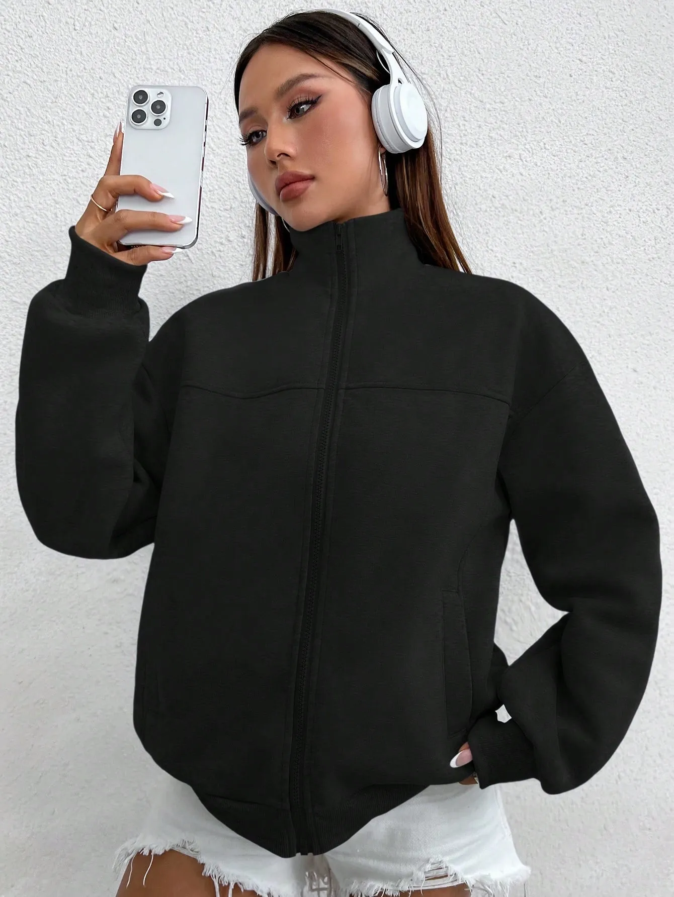 EZwear Women's Solid Color Minimalist Everyday Crew Neck Long Sleeve Sweatshirt
