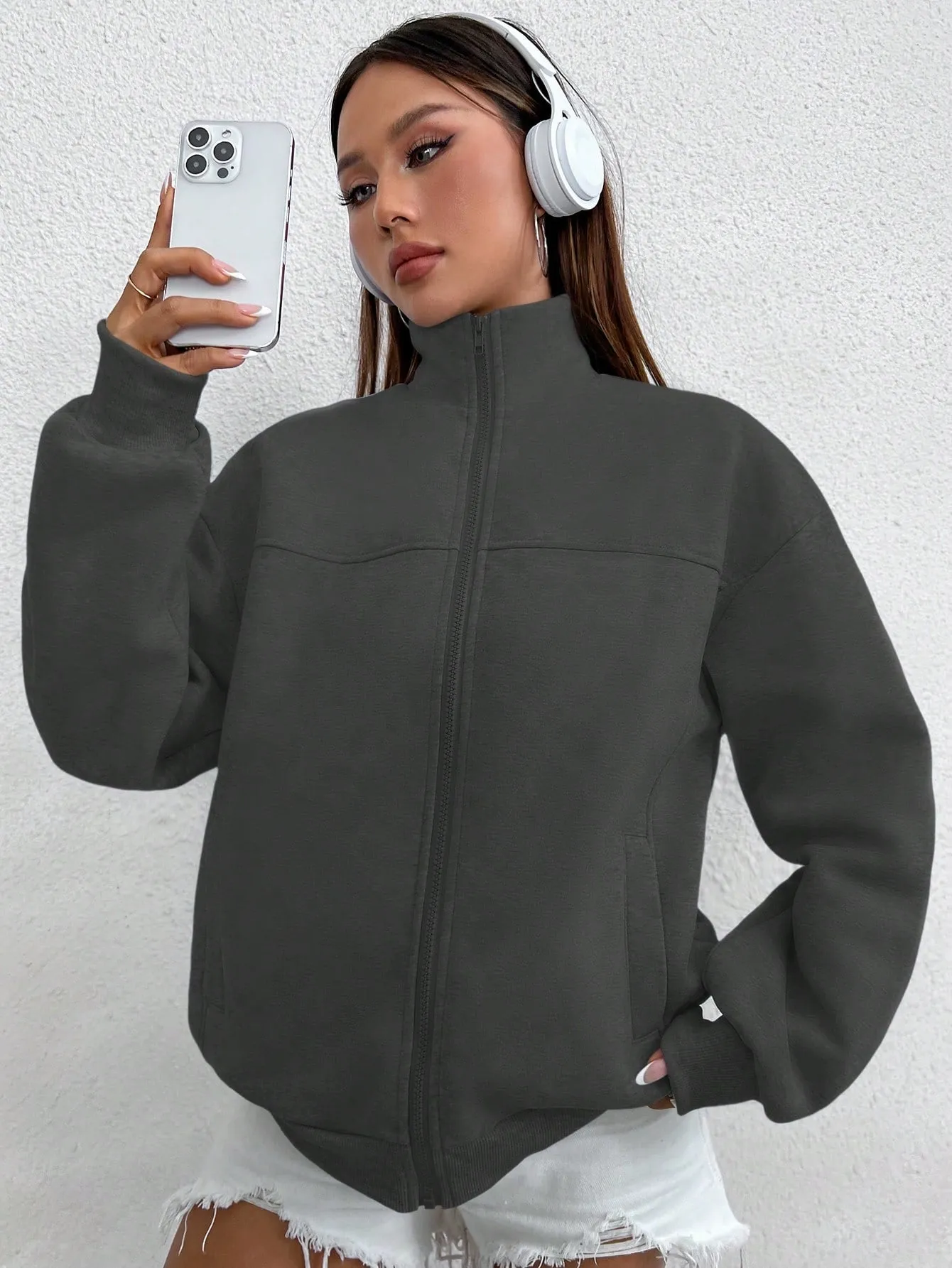 EZwear Women's Solid Color Minimalist Everyday Crew Neck Long Sleeve Sweatshirt