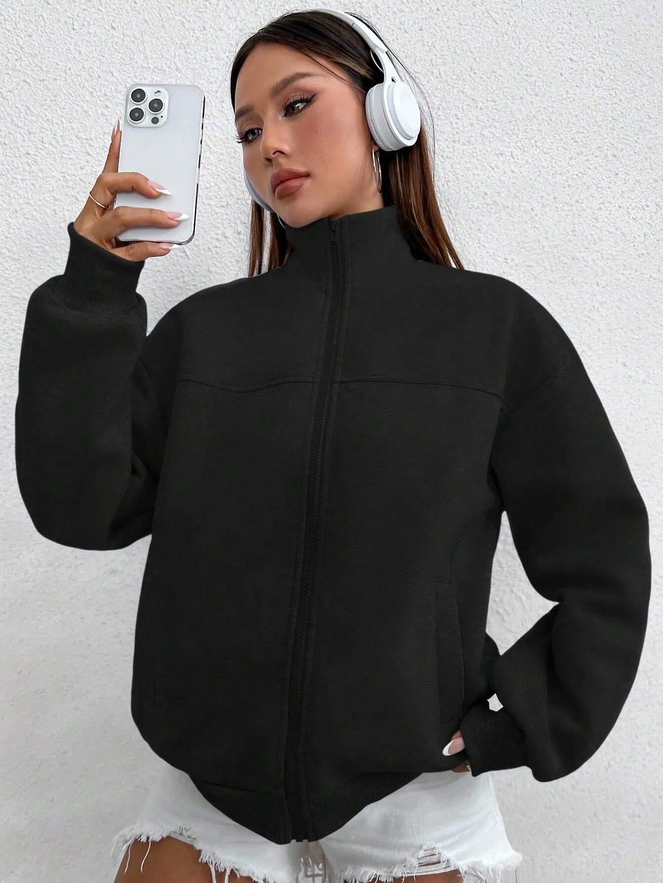 EZwear Women's Solid Color Minimalist Everyday Crew Neck Long Sleeve Sweatshirt