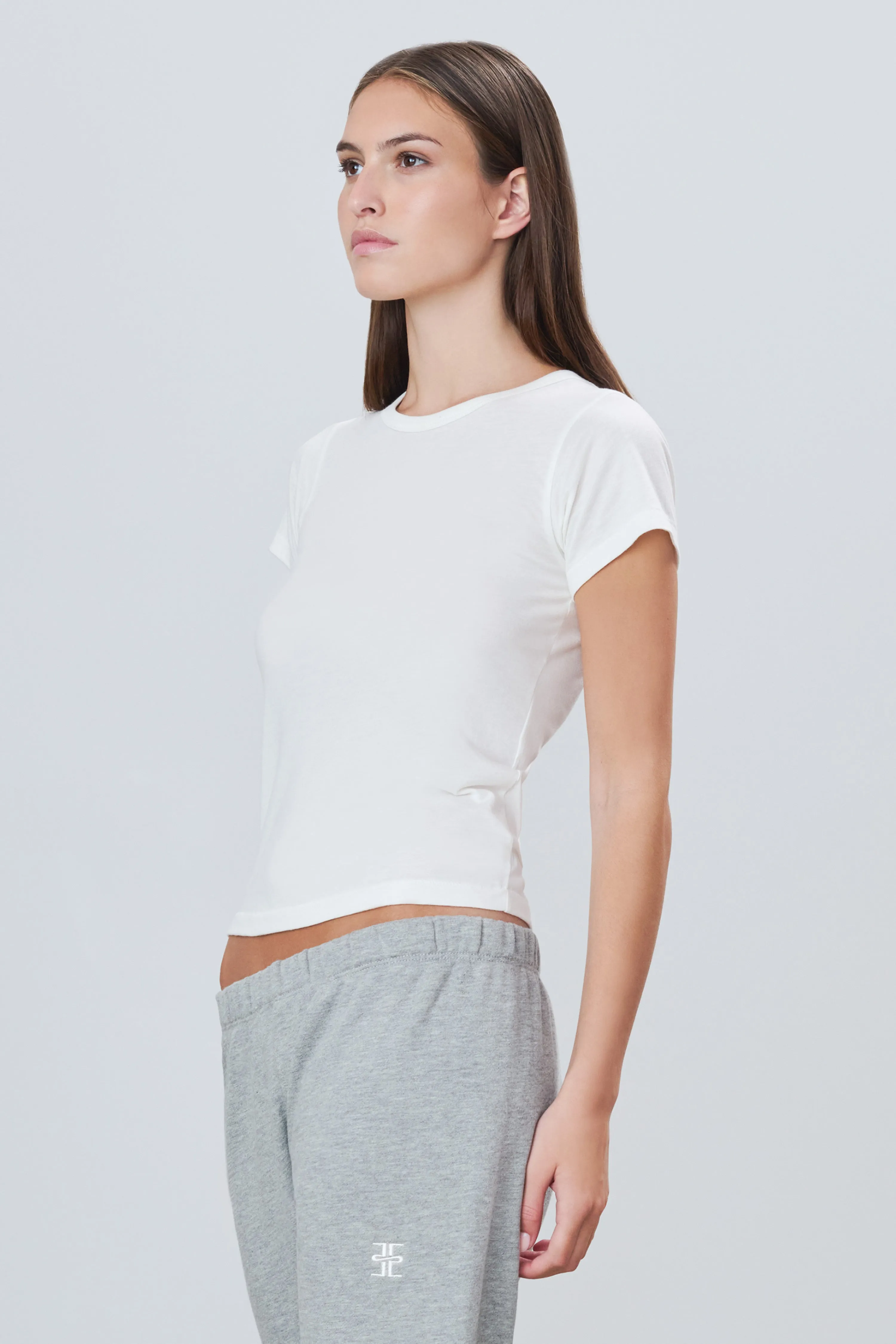 FITTED CREWNECK SHORT SLEEVE T-SHIRT