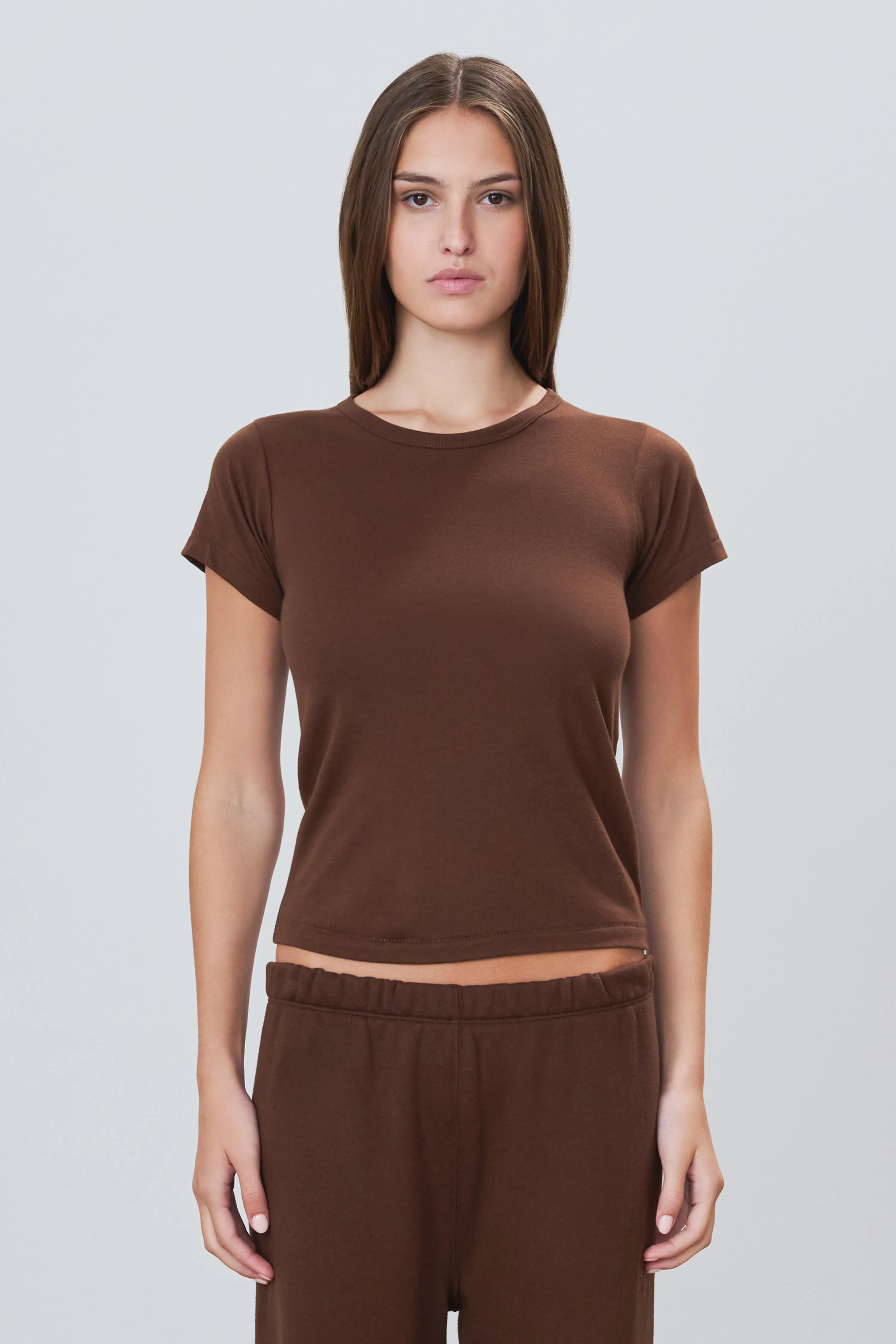 FITTED CREWNECK SHORT SLEEVE T-SHIRT