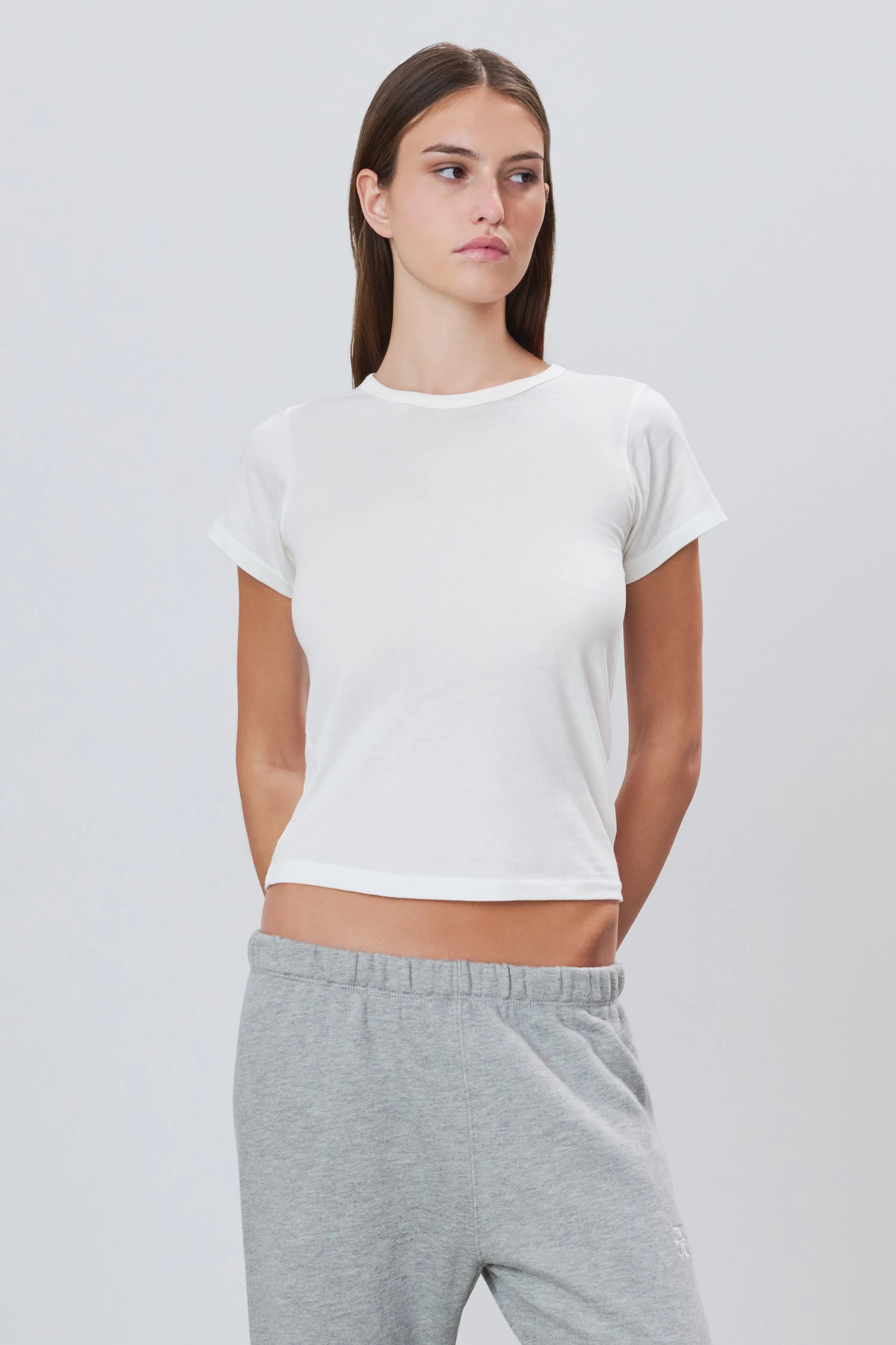 FITTED CREWNECK SHORT SLEEVE T-SHIRT