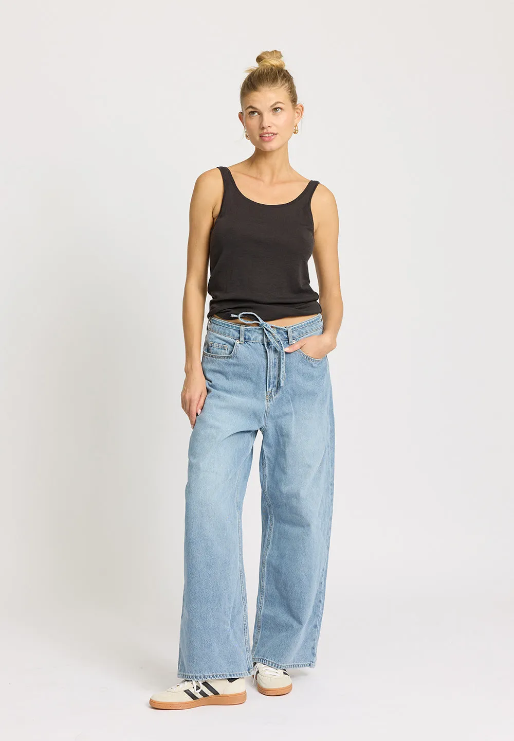 Maya wool essential top - almost black