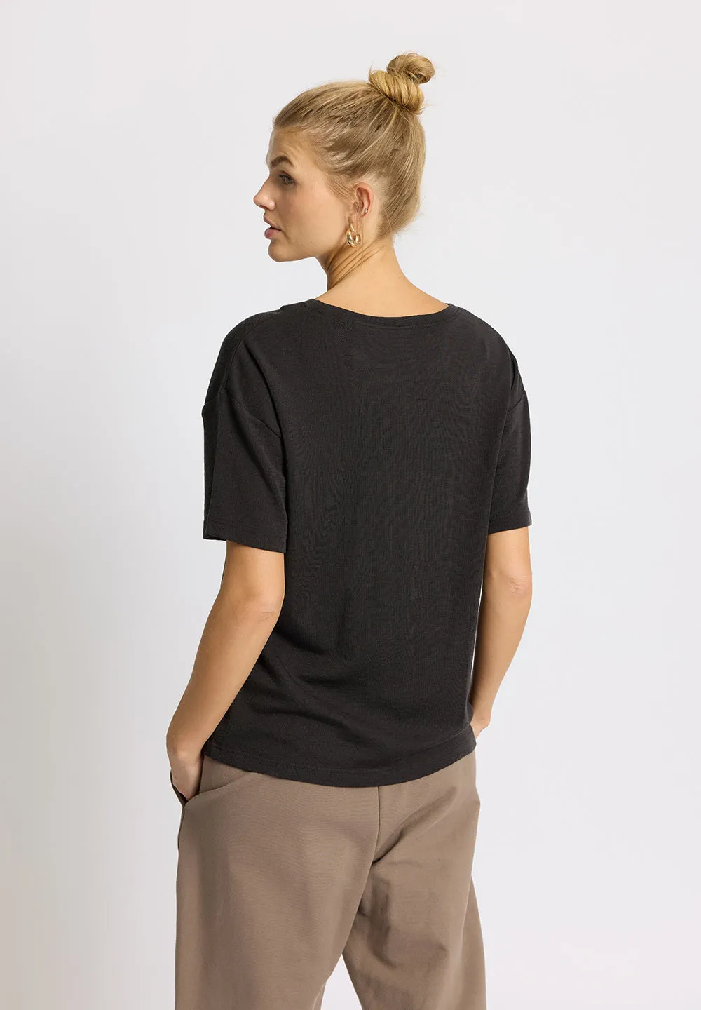 Mirja wool wide tee - almost black