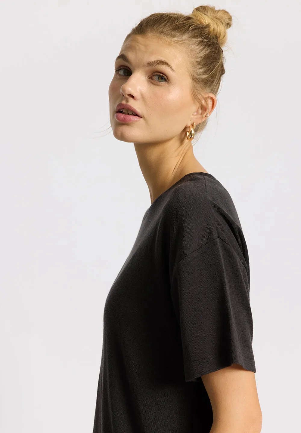 Mirja wool wide tee - almost black