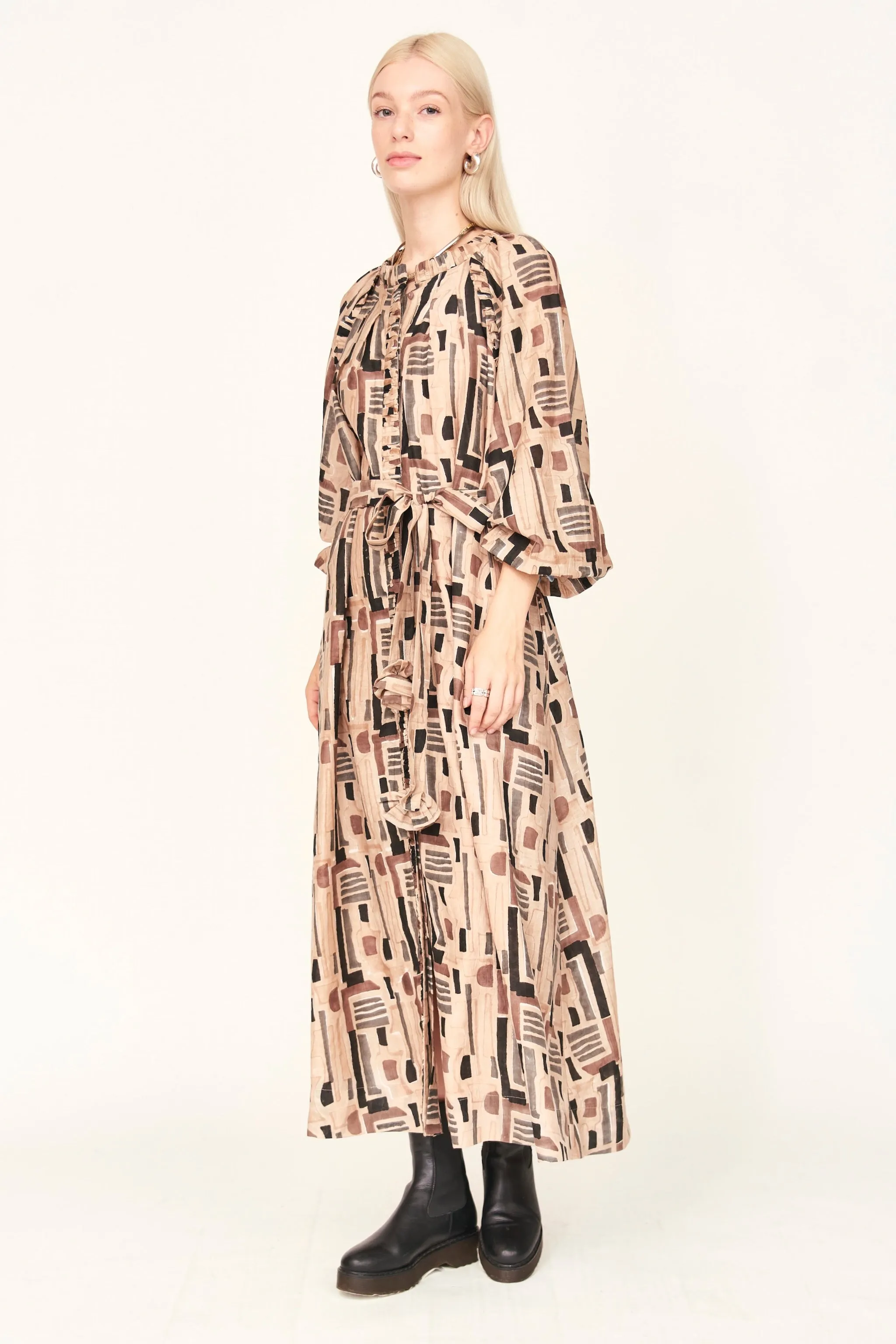 Somerset Dress in Sand Labyrinth