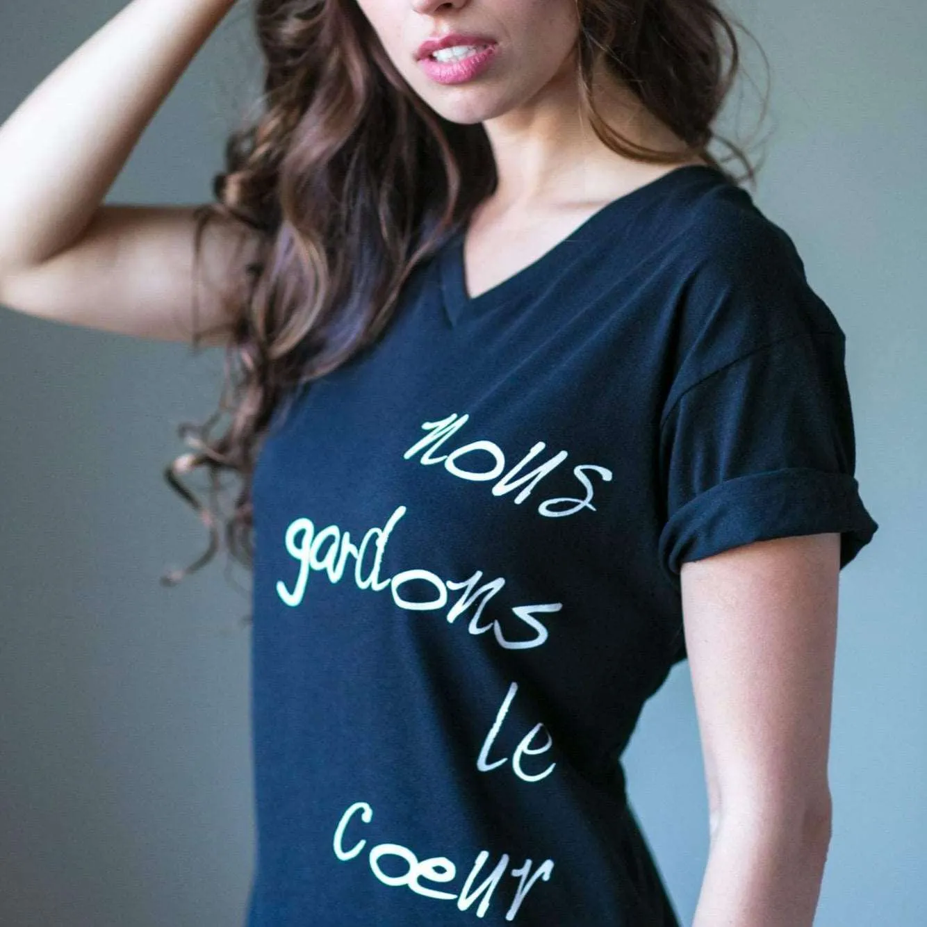 Women's - Nous gardons le coeur Black V-Neck T-Shirt